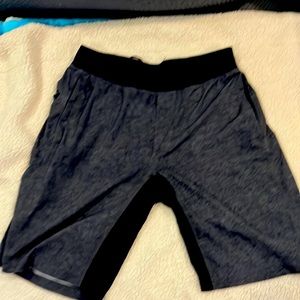 Men’s Lululemon Size Large 11” inseam Linerless Shorts.
